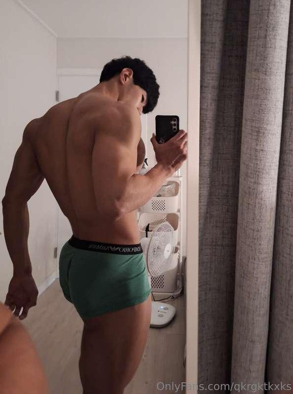 구독자 여러분 이번한주도 고생했어요😙 요즘 많이 더운데 코로나도 유행이래요... 조심조심!! 불금인데 다들 ..