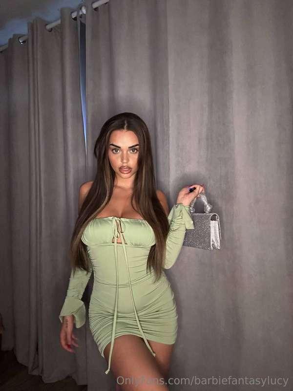 "FIRST DATE" DRESS 😍Where would u take me if I show up weari..