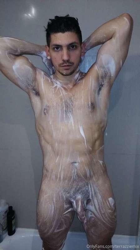 Would you take a delicious shower with me? I'm not to blame ..