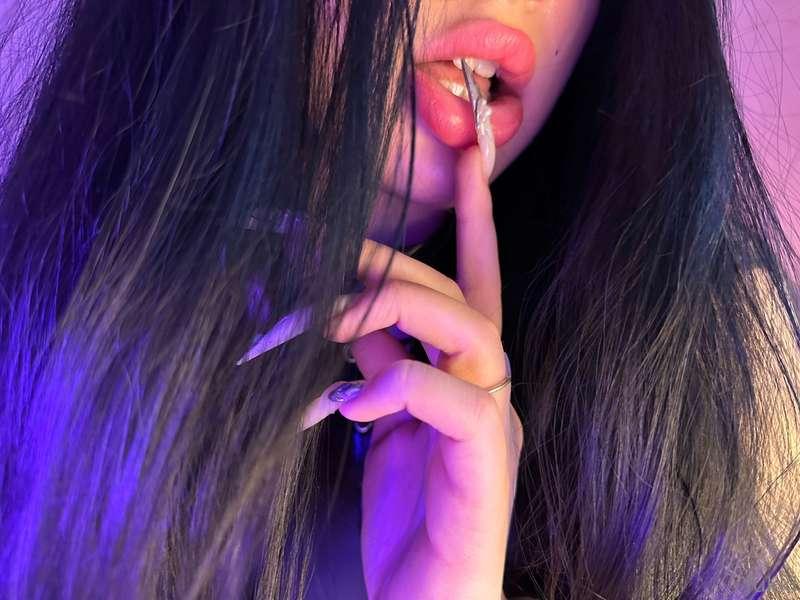 With my claws I can show how much I can love😈😏