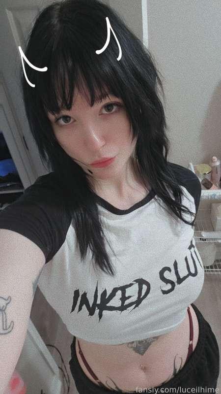Haven't been feeling great mentally :c for weeks tbh, tofay it hit me HARDDso am taking like a day break. Im trying to balance this and life without it making me break haha and it's sometimes hard 😭 I feel very burnt out but the grind never stops. It's vital to check on myself and I've been ignoring it for money purposes :c butttttt
Please be patient with me 🖤 I will be back
Kiss 💋 