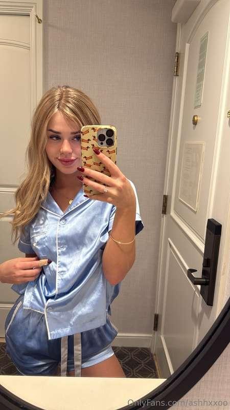 I have this set in every colour 🥰