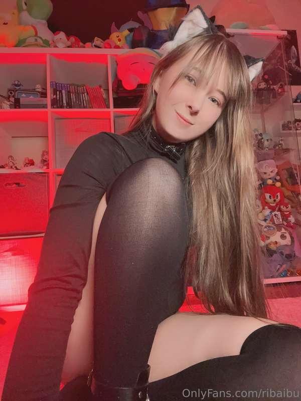 Do you like my kinky side? 🙈 Showing more of me over on @rib..