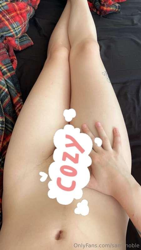 Jouer avec mon corps mignon et lisse 💕

Just playing with my..