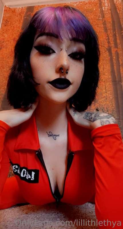 🧡 would you fuck an inmate? 😇