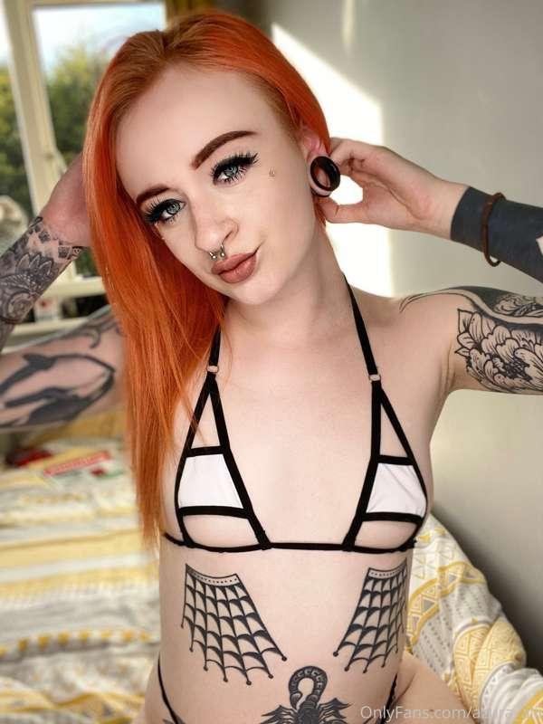 Swipe for a boob flash 🥺