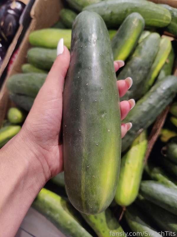 Just looking for the thickest cucumber in the bunch. Should I fuck it? 😏