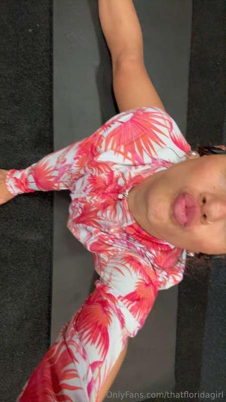 u ever seen a girl this flexible? 😘