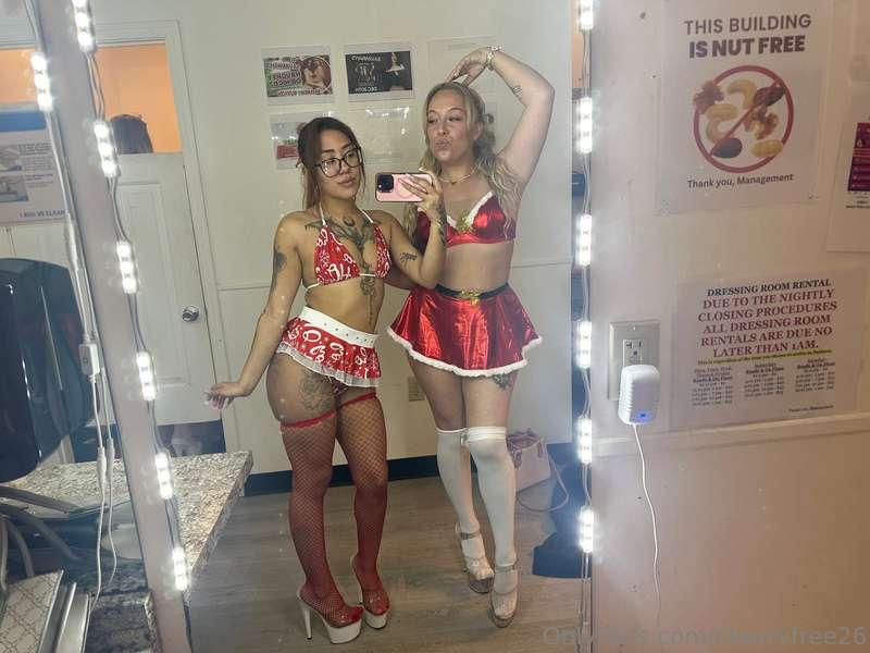 We bring you Christmas spirit 💕https://onlyfans.com/u3731437..
