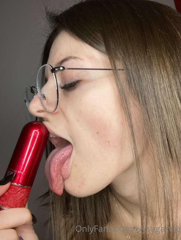 I will swallow you whole today 👄👄👄