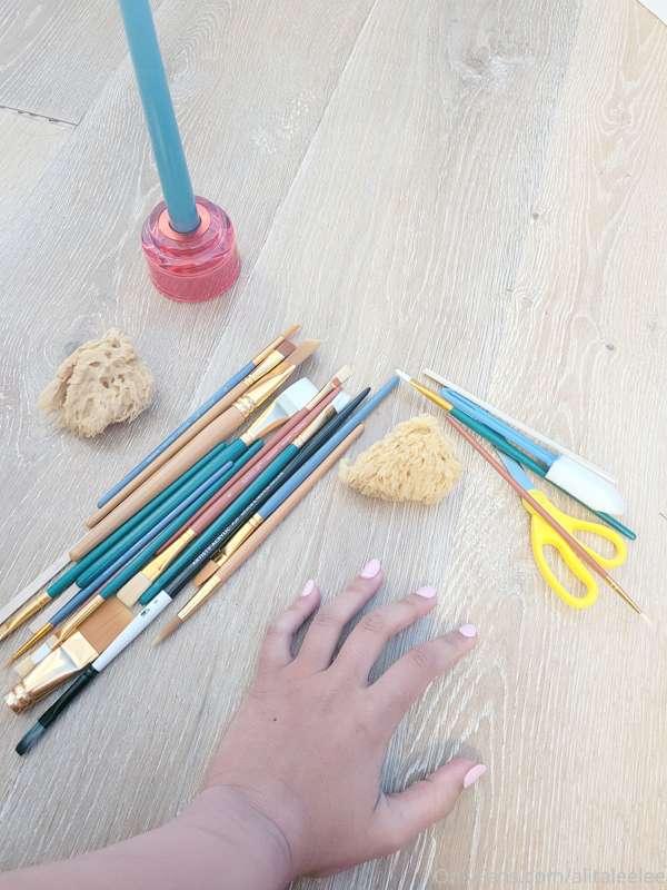 I dont need paint brushes because my body is my art canvas. ..