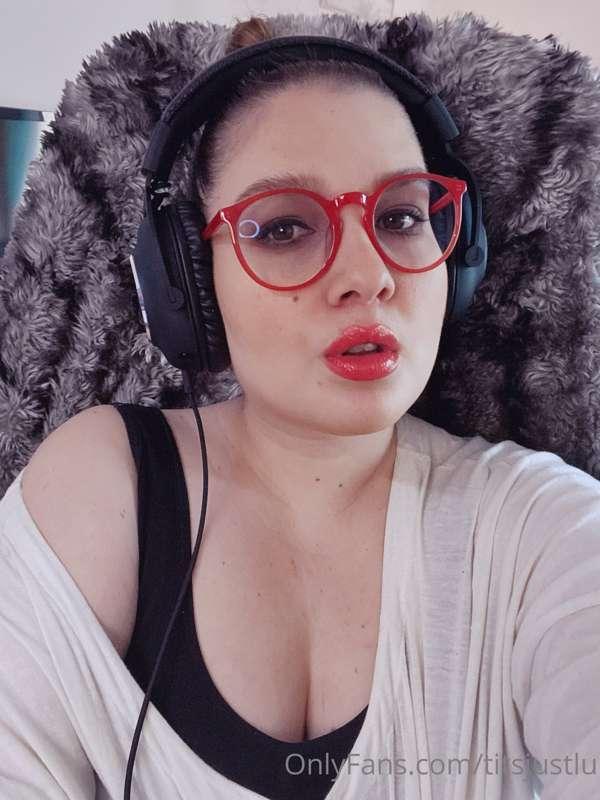 Before stream - after stream! 

I won’t be on Twitch for an ..