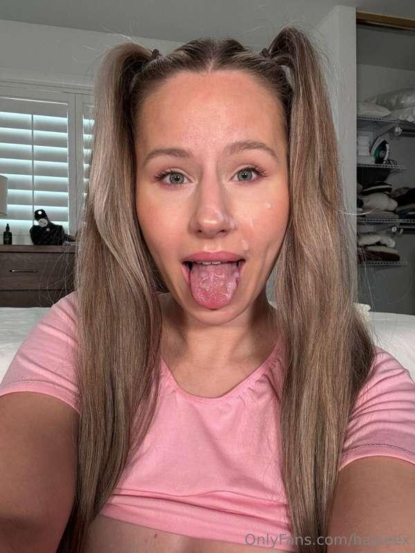 Dump your cum on my tongue and I will swallow like a good gi..