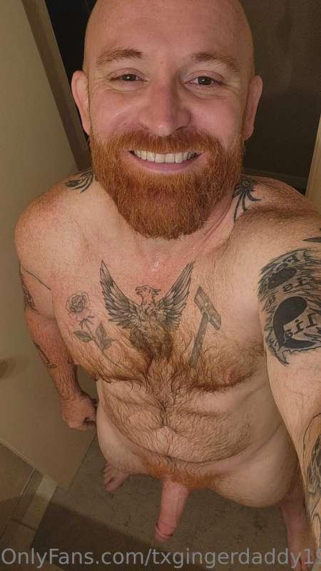 Just got out of the shower 🚿 All fresh and clean 😁 Wanna get..