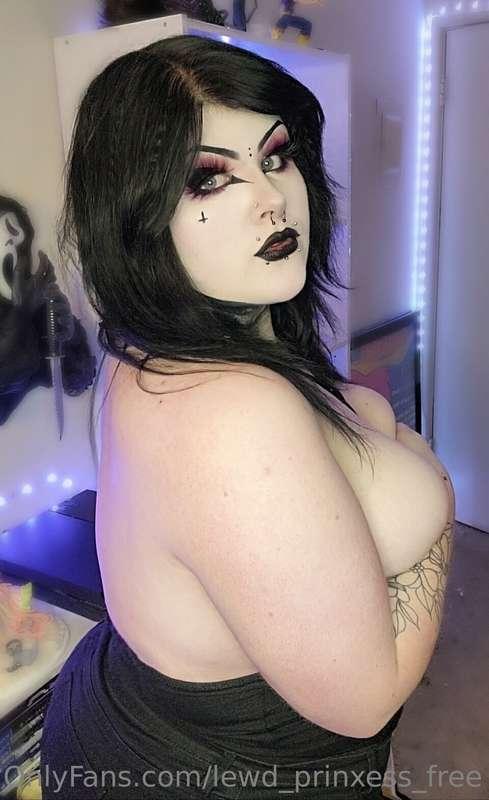 I just thought I looked cute 🥰 would you like to see the res..