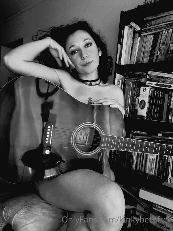 Do you want to play with me? 😏