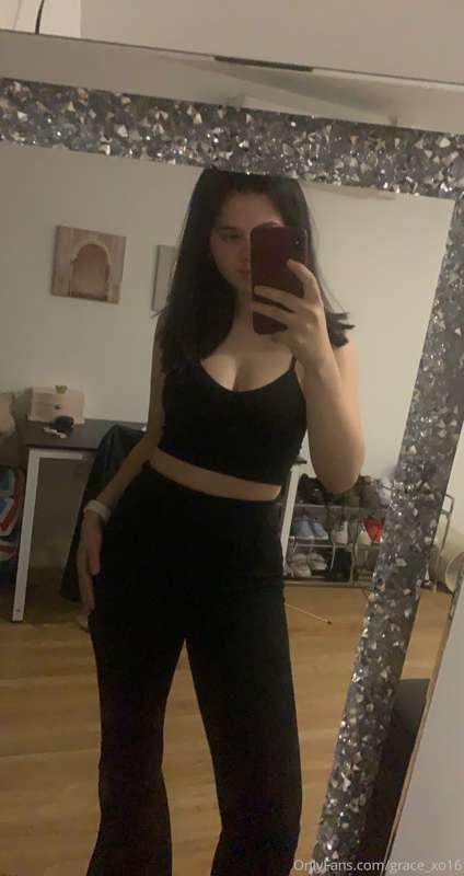 Il be posting a few posts tonight and dms are open for priva..