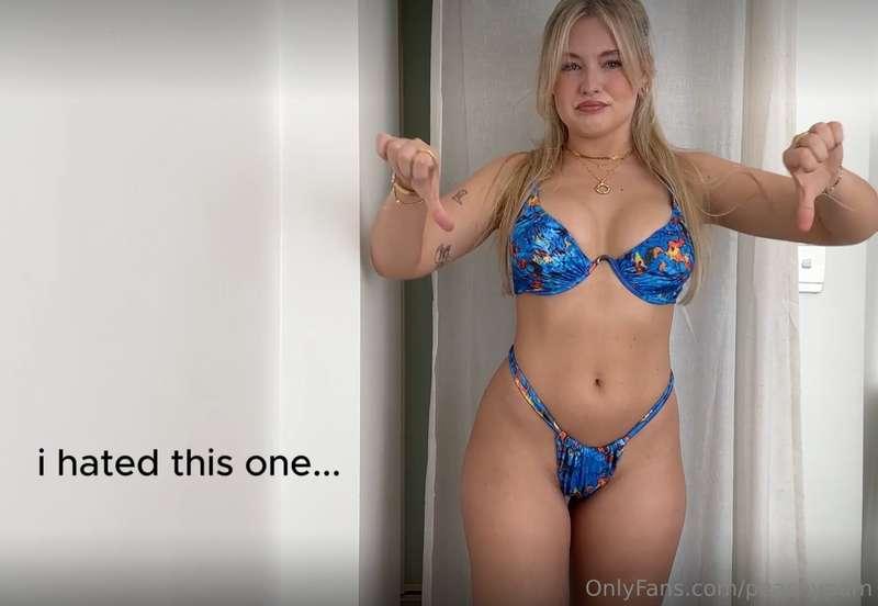 If you wanna see me try on bikinis dm meee ❤️