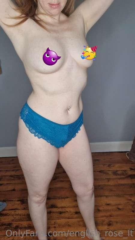 Ask me about this video in my DM's... Tits, bum, and tongue ..