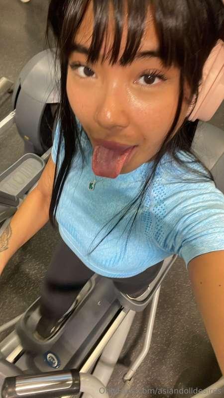 sweatin at the gym 😈🤤