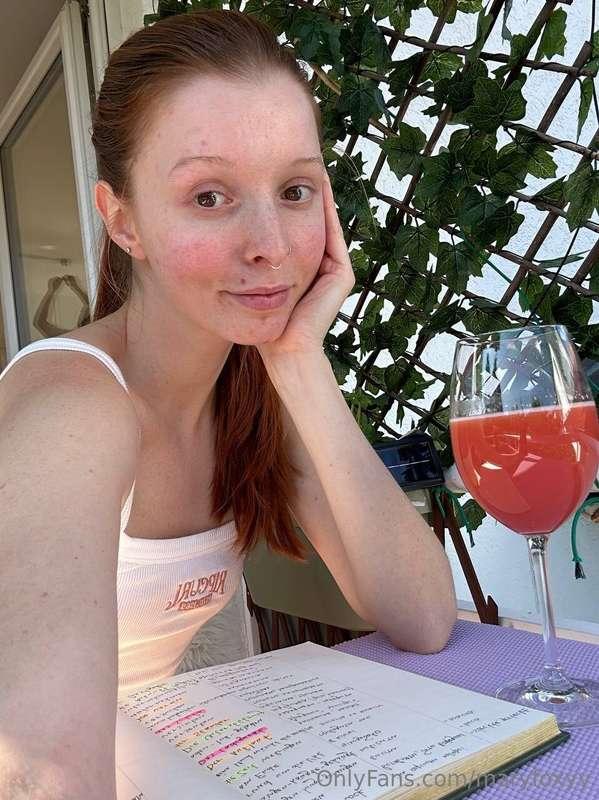 Yesterday, I dived a little into learning German 📖It’s so ex..