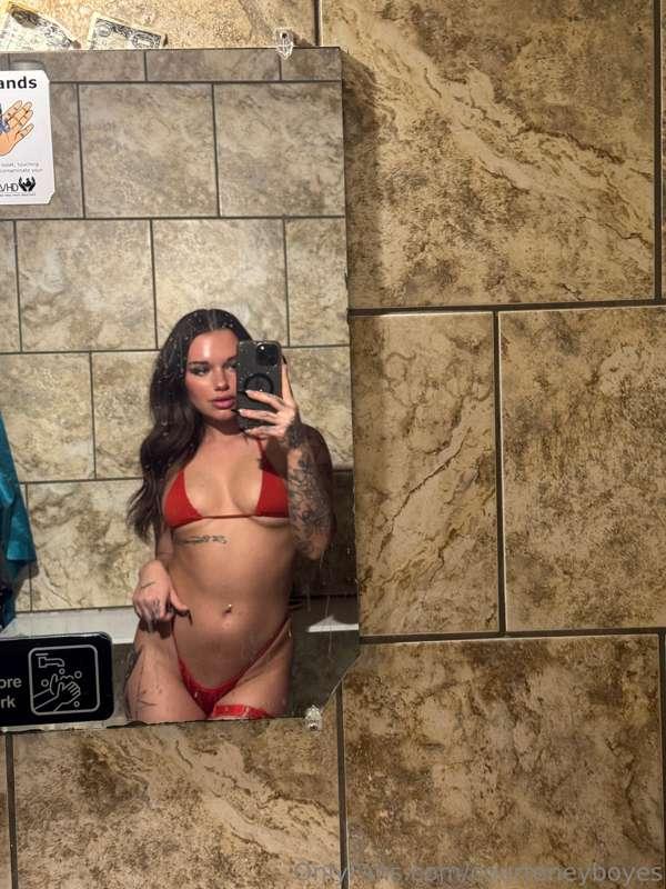 Let the reflection do the talking ❤️