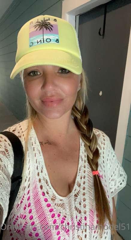 Good morning everyone! Sending love💋💋💋