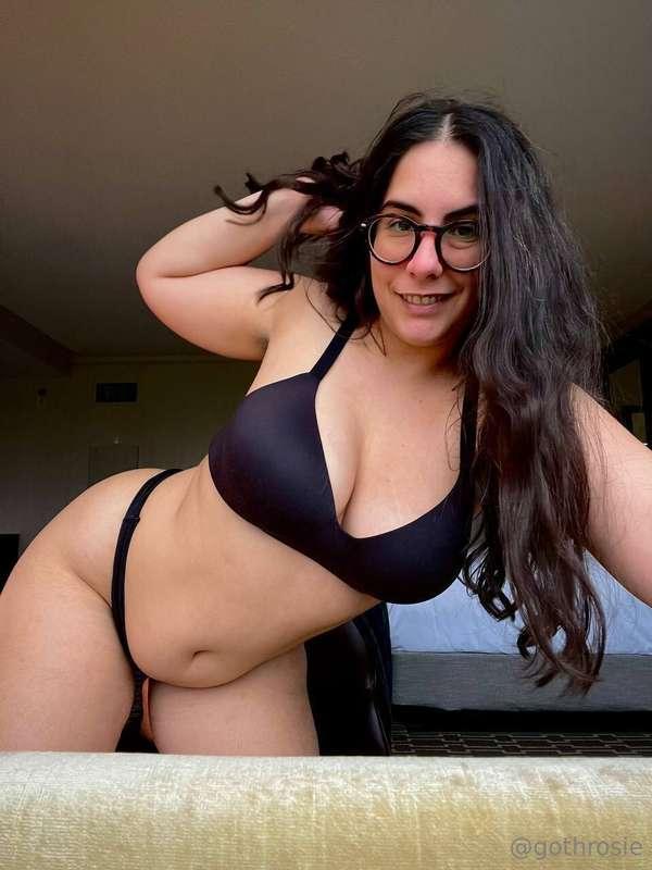 🤳 POV: You join @LanaTy’s page to check out an all natural g..