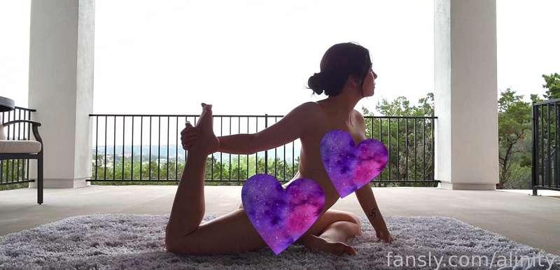 Let's get focused and get in the mood 😋😋 Filmed myself doing yoga topless!! Stretching and getting really flexible for you in spicy🔥 yoga poses. One of my longest videos ever! Can you last the whole way through? 😈 So many sexy poses, with my tits out for you 😘 Wanna fold me like a pretzel? 🥵🥵

#fyp