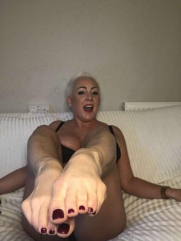 Who likes my ballerina feet??