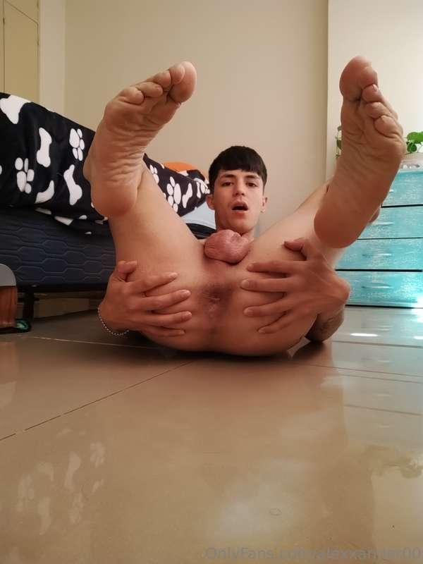 A hole suck? 👅😛 Check my vip page @alexander00vip 🥰