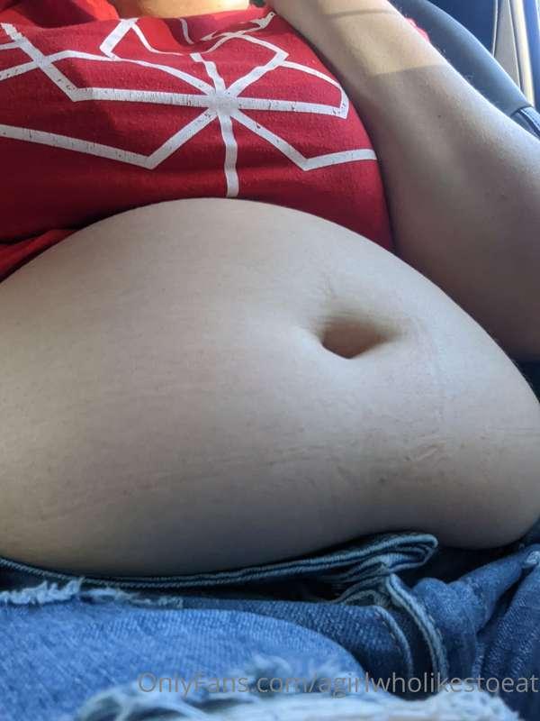 Is this belly empty or full? Guess 😘