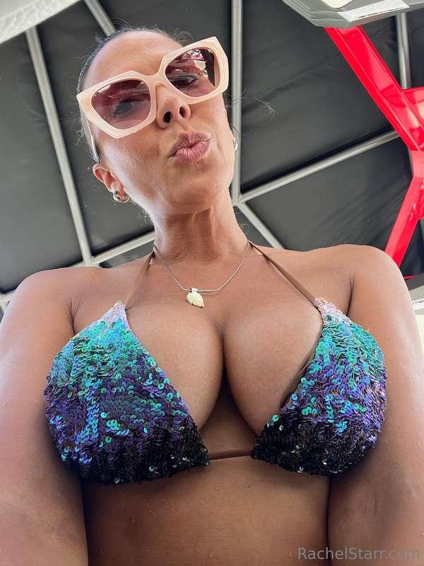 This is me behaving… imagine when I don’t 💋