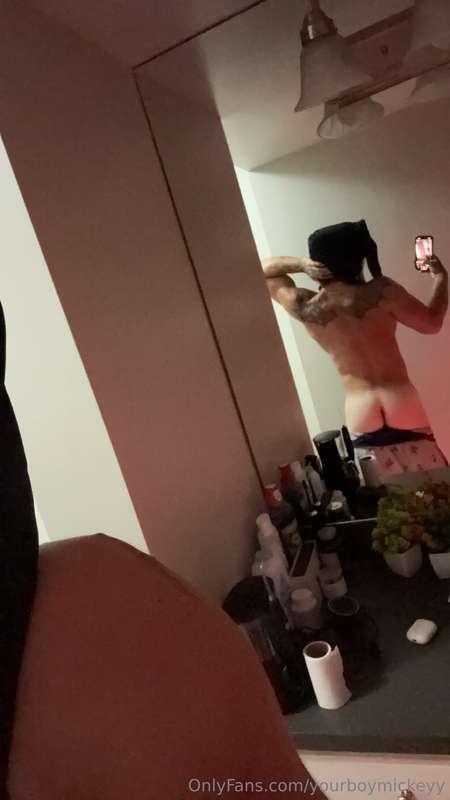 hey you sexy people who’s horny today?