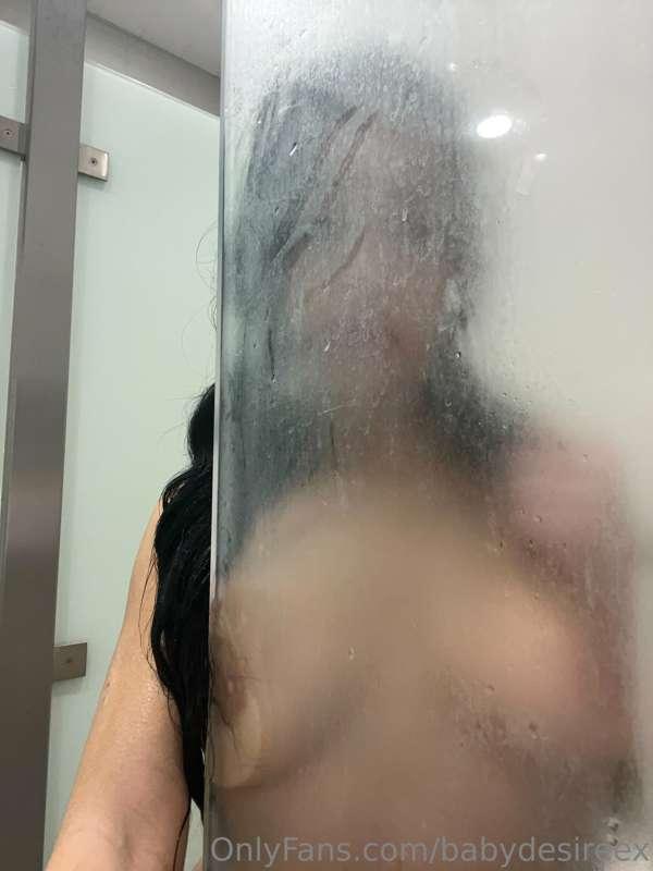 I just got out of the shower, wanna come and help me dry off..