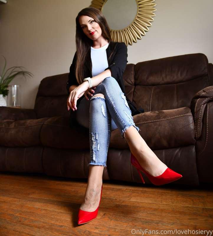 My outfit today! It is quite chilly this afternoon so jeans ..