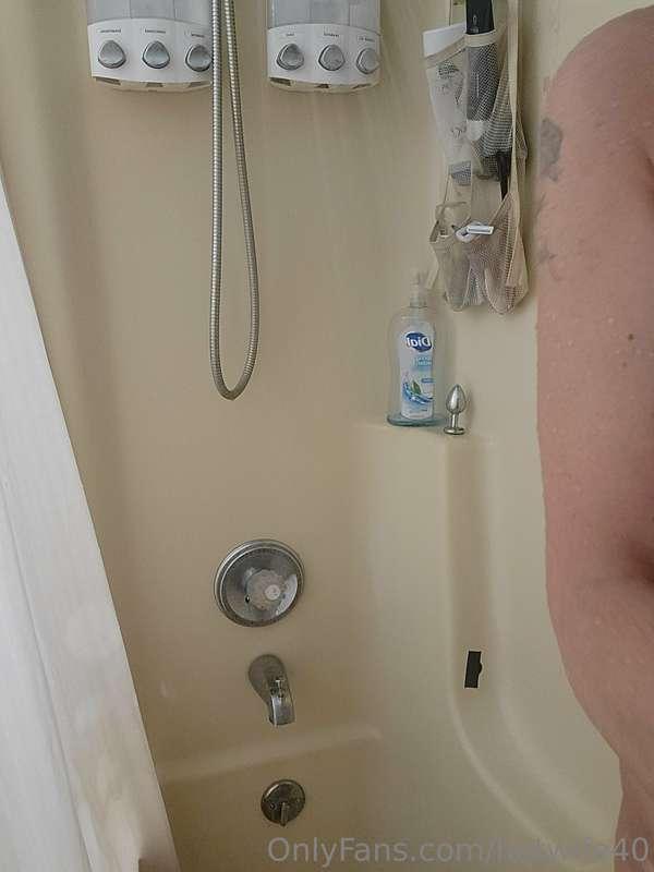 Good morning loves. Who want to cum join me in the shower.