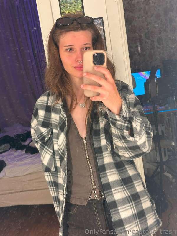 What are you thinking about when you look at me? 😈