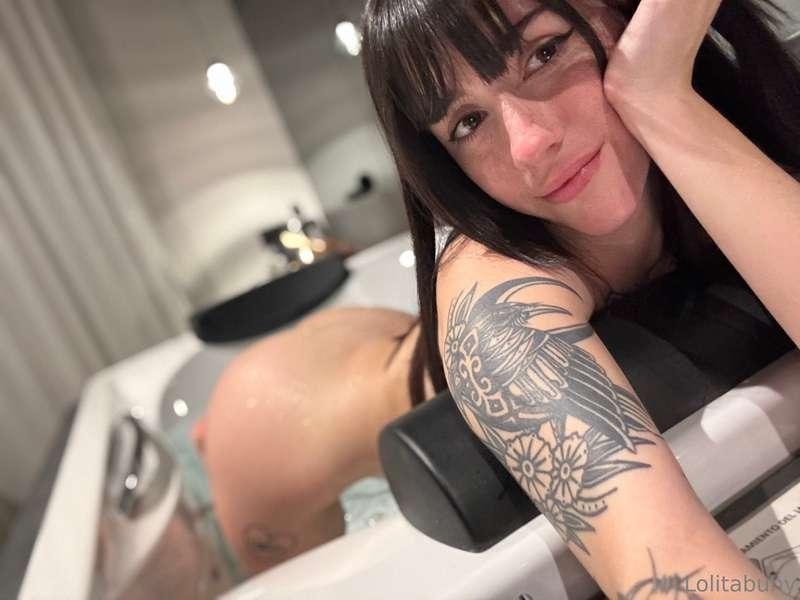 Esta caliente el agua 🥵 y tu?? 😈