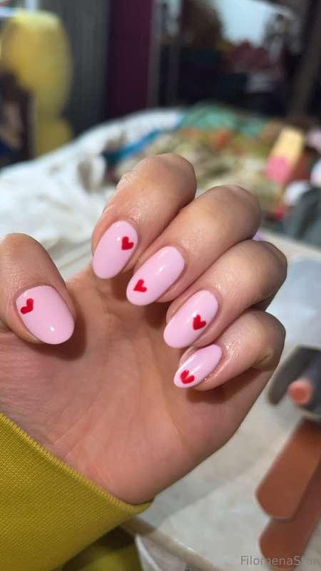 Ahhh I forgot to post my Valentine’s Nails!! <3 <3 