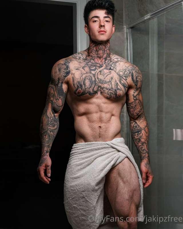 Cum check out my 🔞 shower content on my VIP page 😈💦 @Jakipz ..