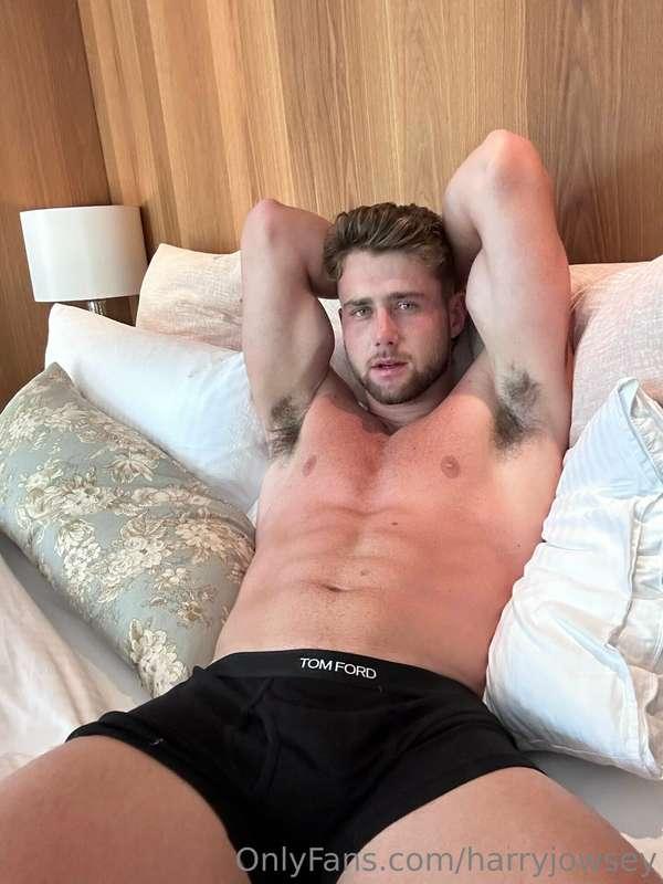 Check your dm’s to see just how much he grew tonight….. 😈