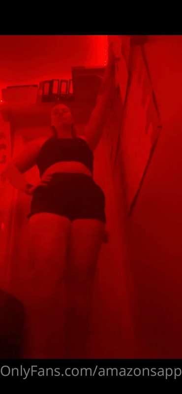 Video coming out to your DM! You can admire my full height a..