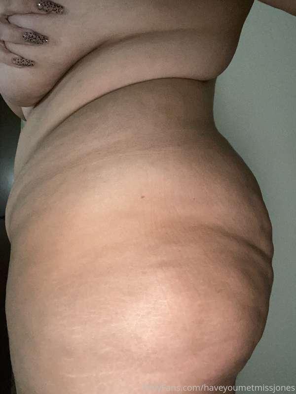 Hi babies hump day is OVERRRRR 🙌🏼 Enjoy my tiger stripes and..