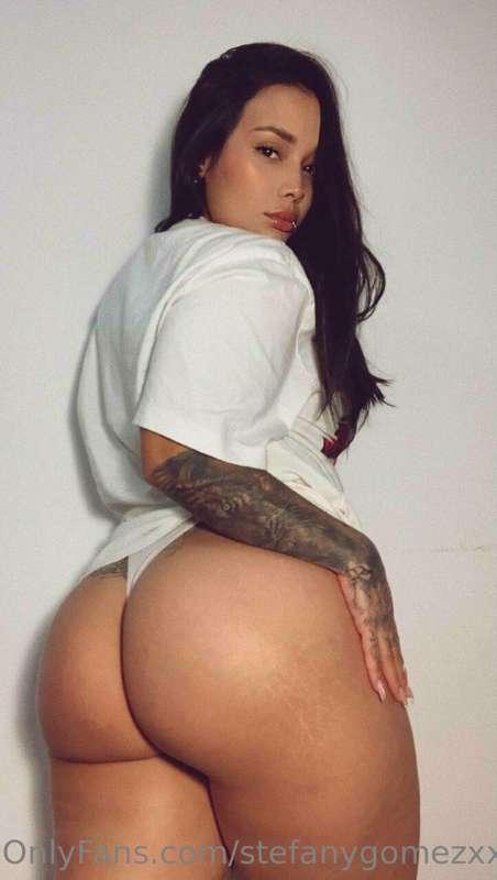 Who is looking at me right now.. ?🙈😋
