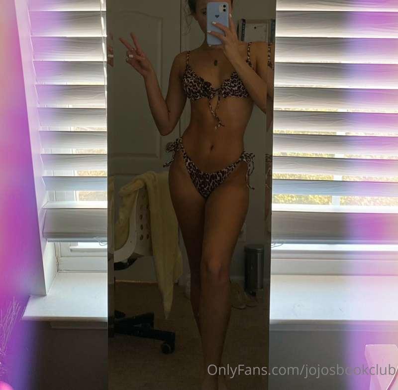 new kini 🐆 🌸 constantly wondering if I should just stay this..
