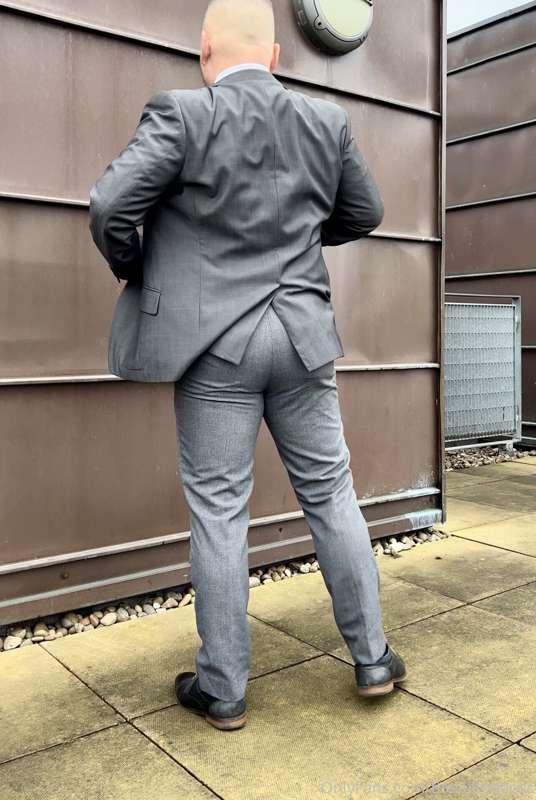 thesuitedboss image #7