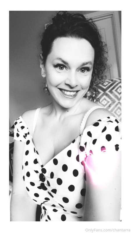 Pin up outfit!  Tell me which poses are your favorite!  I’m ..