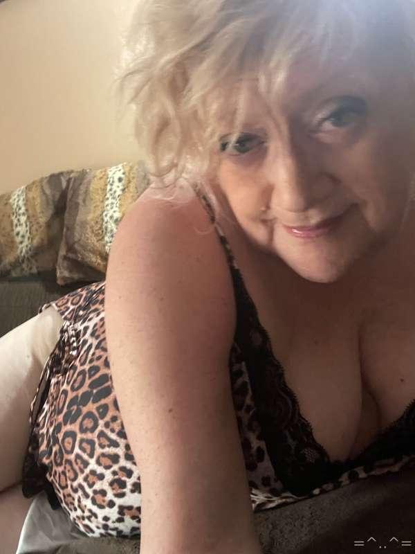 mature4boytoy image #2