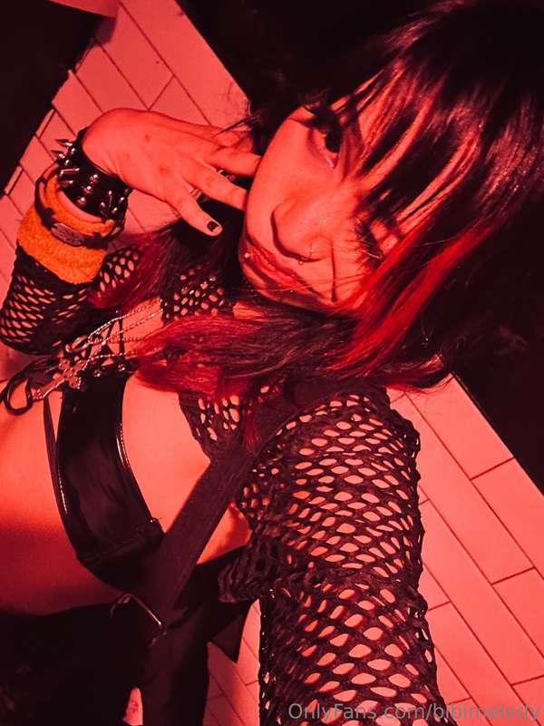 It’s the 4th of July and I’m feeling way too hot to behave 🔥..